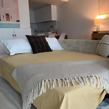 Picturesque Beachfront Apartment