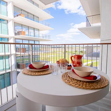 Apartment Picturesque Beachfront Armacao de Pera