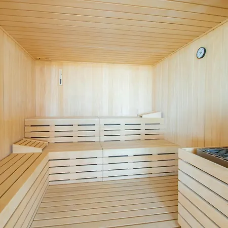 Apartment Picturesque Beachfront