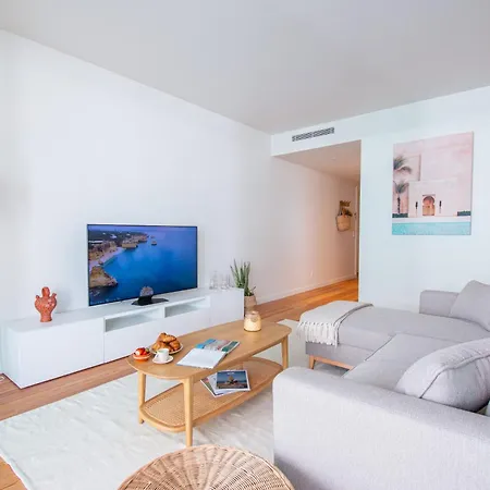 Apartment Picturesque Beachfront *