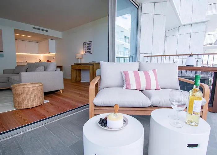 Picturesque Beachfront Διαμέρισμα *