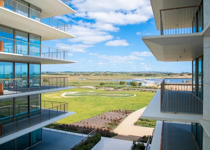 Picturesque Beachfront Armação de Pêra