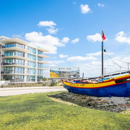 Picturesque Beachfront Apartament *